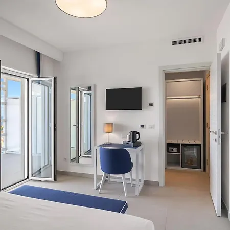 Seaside 4*