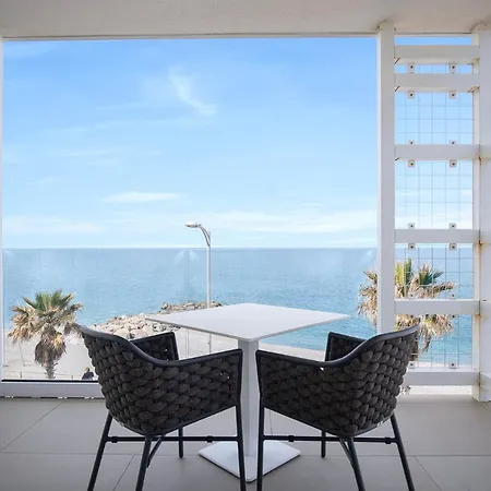 מלון Seaside